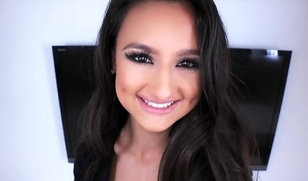 Местный ебырь развел аппетитную телочку на сочный перепихон — топ порнуха HD!