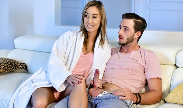 Перец жестко трахает аппетитную мачеху, пока отец на ночной смене! Лучшая HD порнуха