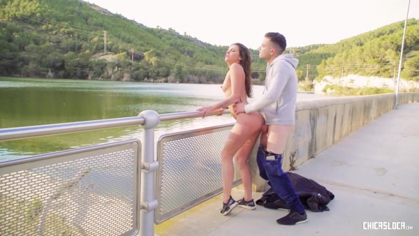 Итальянец-жеребец жестко трахает русскую красотку и заливает порно на 100pezd — HD эксклюзив!