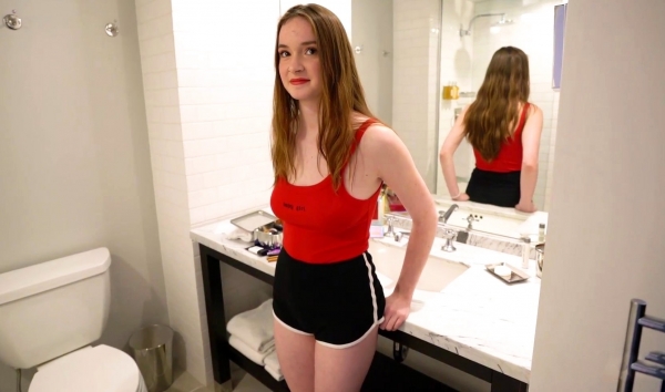 Новенькая порноактриса на кастинге: болтает много, сосёт мало — научим глубокому минету! HD