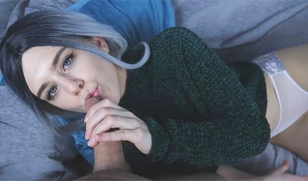 Сочная русская лапуля сосет хуй и стонет от траха в мокрую пизду! Домашнее порно HD на 100Pezd