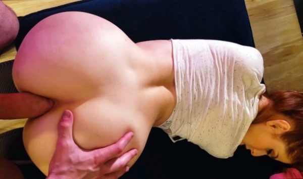 Мужик жестко трахает женушку в сочный рот и тугую попку! Минет+анал HD