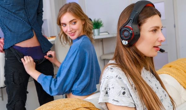 Горячая украинская лапуля отбила парня у сестры и оттрахалась с ним тайком! Лучшее HD порно