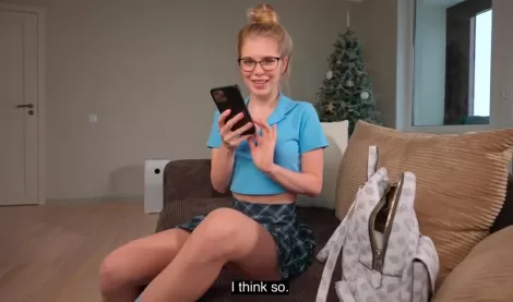 Горячая россиянка соблазняет одноклассника и отдается во все дырочки — топ HD порнуха!