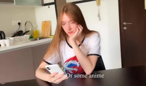 Парень развлекает и жестко трахает сводную русскую сестру на кухне! Лучшее HD порно