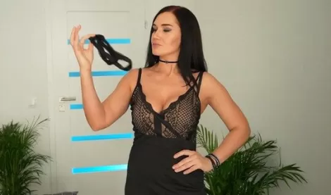 Голодная мамка жадно трахается с сыном! Отменный инцест-секс в HD — топ порнуха