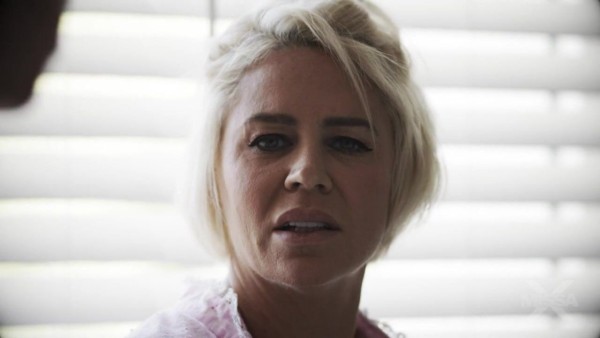 19-летний пасынок жестко засадил зрелую мачеху в спальне! Лучшая HD порнуха