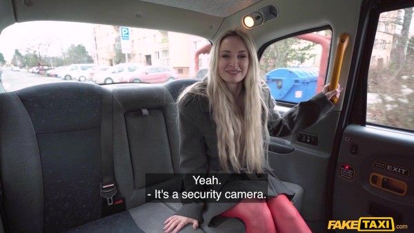 Горячая эскортница в такси просит анал в жопу! Жесткий трах с русской озвучкой HD