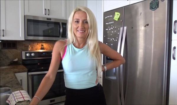 Тётя тайно ебёт племянника жестко! 🔥 Лучшая HD порнуха инцеста