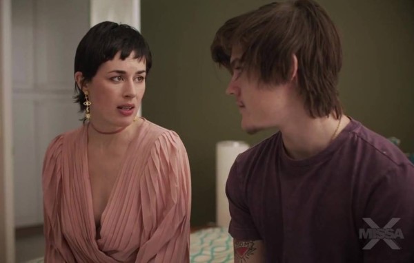 Мама долго сопротивлялась, но страстно лишила пасынка девственности! Инцест мама-сын русская озвучка HD