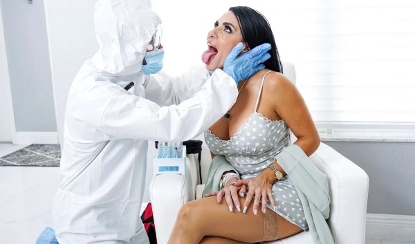 Хитрый дезинфектор жестко выебал горячую соседку! Лучшая HD порнуха с обманом