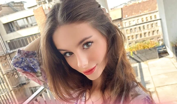 Симпатичная милашка-туристка в Японии жестко трахается с парнем без обязательств! Топ HD порнуха