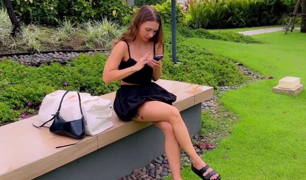 Голая заночевала у парня на одной кровати! Жаркий секс не избежать – топ HD порнуха!