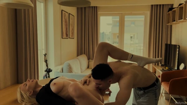 Между нами дикая страсть! Лизу киску до оргазма без остановки 👅 Топ кунилингус HD