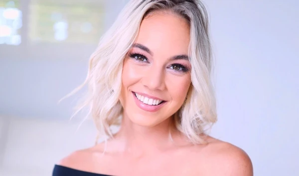 Горячая блондинка-модель на порно-кастинге: минет, страстный секс и сперма в ротик целиком! HD