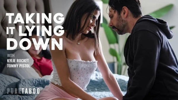 Мачеха-кукловод: отчим жестко ебет красотку-падчерицу, парализованная мама смотрит и кончает глазами! HD