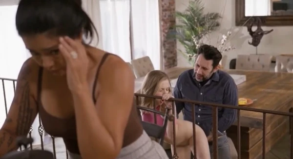 Семейный обмен: муж трахает новую дочь, пока жена Дана смотрит, не выдерживает и присоединяется к сексу с русским переводом! — Лучшая порнуха в HD